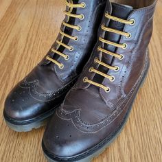 Presenting A Beautiful Pair Of Brogue/Stable Boots. This 7 Holed "Fitzroy"Boot Comes With All The Old World Brogue/Wingtip Craftsmanship On A Booted Upper,Contrasting Brass Hardware. Secondary Leather Lining On The Interior* Very Stylish While Rugged. Standing On A Full "Ben" Combat Sole With Virtually No Wear. This Is A Incredible Creation. Uk11/Us12/W13 Doc Marten Boot, Doc Marten, Doc Martens, Brass Hardware, Old World, The Old, Men's Shoes, Shoe Boots, Old Things