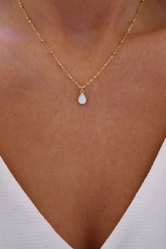 Gold Opal Necklace, Dainty Opal Necklace, Gold Necklace Simple, Minimal Necklace, Prom Jewelry, Dope Jewelry, Jewelry Lookbook, Bridesmaid Necklace, Cute Necklace