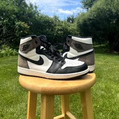 100% Authentic Sneakers Size 11.5 Men's | Size 13 Women's Comes With Original Box Reference Pictures For Condition Will Ship Fast And Securely With Tracking Provided. Message Me With Any Questions Shop With Confidence. Air Jordan 1 Mocha, Jordan 1 Mocha, Air Jordan 1 Retro High Og, Air Jordan 1 Retro, Jordan 1 Retro High, Jordans For Men, Men Shoes Size, Nike Air Jordan, Jordan Shoes