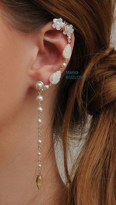 Ear cuff earring - "Elegant Fairy" - with lime gem, pearls, carved mother of pearl plus stud for other ear.. $47.00, via Etsy. Cincin Diy, Sparkle Butterfly, Butterfly Face, Cuff Earring, Simple Elegant, Cuff Earrings, Ear Jewelry