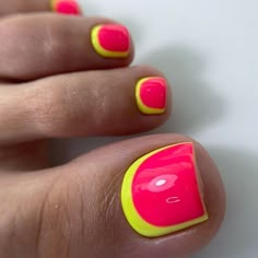 Feet Nail Art Designs, Feet Nail Art, Neon Toe Nails, Pedicure Gel, Toenail Art, Pedi Ideas, Pedicure Ideas