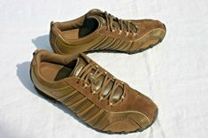 Nice brown suede Skechers in very good to excellent pre-owned condition Cat Watch, Puma Platform Sneakers, Brown Suede, Style Board, Puma Sneaker, Size 10, Lace Up, Sandals, Sneakers