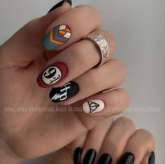 Nail Art Designs Harry Potter, Harry Potter Gel Nails, Harry Potter Inspired Nails, Potter Nails, Hery Potter, Harry Potter Nail Art, Harry Potter Nails, Crazy Nail Art