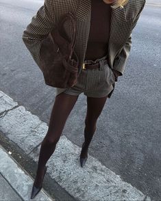 Tights And Shorts Outfit, Shorts And Tights Outfit, Elsa Hosk, Winter Fashion Outfits, Minimalist Outfit, Preppy Style, Fall Season, Autumn Winter Fashion