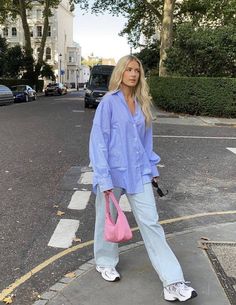 Pink Bag Outfit Summer, Pink Bag Outfit Ideas, Pink Bag Outfit, Look Boho Chic, Minimalistic Style, Pink Purse, Looks Style