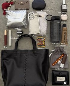 Bag Must Haves, Airport Bag, What's In My Backpack, Everyday Bag Essentials, Everyday Carry Bag, What's In My Purse, Accessories Essentials, What's In My Bag, Backpack Essentials