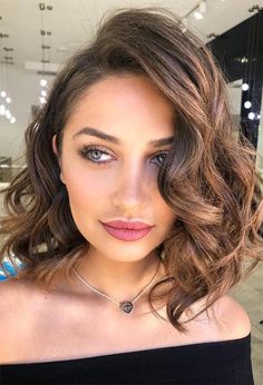 Mid Length Curly Hairstyles, Shoulder Length Bob, Long Bob Haircuts, Shoulder Hair, Lob Haircut, Long Bob Hairstyles, Short Wedding Hair, Penteado Cabelo Curto, Mid Length Hair