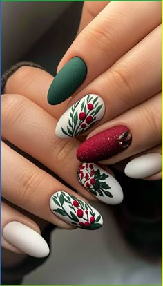 Nail Designs Christmas Holiday, Winter Solstice Nails, Celebration Nails, Holiday Nails Winter, Christmas Manicure