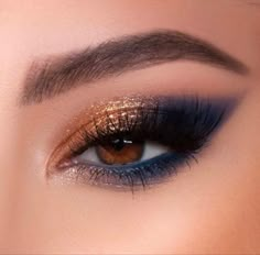 Teknik Makeup, Make Up Designs, Gold Eye Makeup, Smink Inspiration, Eye Makeup Pictures, Beauty Make-up, Makijaż Smokey Eye, Eye Makeup Designs, Gold Makeup