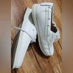 White 9 1/2 Mens Shoes. These Shoes Are Brand New. I Wore Them A Couple Of Hours In South Beach. I Have No Idea Why The Soles Are That Color I Hardly Wore Them. Farm Shoes, Miami South Beach, South Beach Miami, Beach Color, South Beach, Color Me, Derby, A Couple, Miami