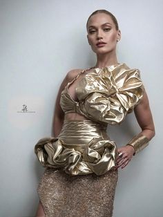 Golden Rose Corseted Belt and Bralette Set – Mologoko Couture Gold Corset Dress, Gold Corset, Date Night Fashion, Dresses Date Night, Halloween Masquerade, Kids Couture, Smart Dress, Corsets And Bustiers, Golden Rose