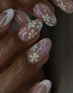 Almond Acrylic Nails Flower Designs, Cute Short Acrylic Nails Almond Spring, Almond Nails Pink Flowers, Easter Nails Flowers, Short Nail Ideas Flowers, Simple Flower Almond Nails, Simple Nail Ideas For Summer Almond, Medium Almond Nails Spring, Easter Short Acrylic Nails