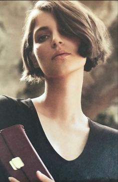 French Bowl Haircut, Bob Hairstyles With Highlights, Hairstyles With Highlights, Above Shoulder Length Hair, Stacked Inverted Bob, Inverted Bob Haircut, Short Messy Haircuts, Short Bob Pixie, Women Short Bob