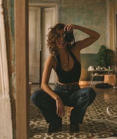 Mode Poses, Vision 2024, Mode Hippie, 사진 촬영 포즈, Foto Tips, Life Aesthetic, Foto Poses, Aesthetic Vibes, Trik Fotografi