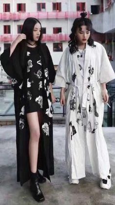 Beautiful trench robes Shop our collection of Kimono robes with different colors, patterns, and prints. #Kimono #KimonoOutfits #KimonoStyleJackets #KimonoFashion #ModerneKimono #TrenchCoat Kimono Style Dress, Kimono Style Jacket, Kimono Outfit, Embroidered Kimono