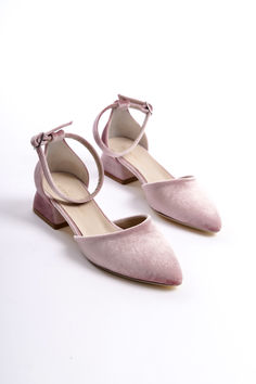 As Eleanor Louise, we stand out with our Pink Velvet heeled shoes that combine style and comfort. Specifically designed for brides, these shoes are crafted with high-quality materials.

• Completing your style and boosting your confidence is the most elegant way! Pink Velvet 1.37-inch (3.5 cm) low-heeled shoes offer elegance and chicness with every step. Whether it's for daily wear or a special event, these shoes provide a sophisticated touch to your style. Pink Closed Toe Wedding Shoes With 4-inch Heel, Pink Low Heel Wedding Shoes For Spring, Pink Low Heel Spring Wedding Shoes, Pink Spring Wedding Shoes With Low Heel, Spring Wedding Shoes Pink Low Heel, Pink Ankle Strap Wedding Shoes With 4-inch Heel, Pink Closed Toe Heels For Prom, Pink Pointed Toe Wedding Shoes, Formal Pink Block Heels With Pointed Toe