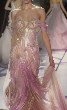 Runway Fashion Couture, Fantasy Dresses, Fantasy Gowns, Runway Dresses, Fantasy Dress, Fairy Dress, Glam Dresses, Fancy Dresses, Dream Dress