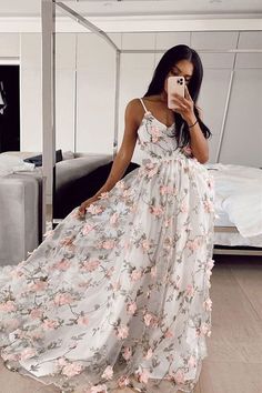 White Prom Dress Long, Prom Dress White, Wedding Dress Black, Pink 3d, Floral Prom Dresses, White Evening Dress, Floral Wedding Dress, Cute Prom Dresses, Long Prom Dresses