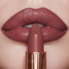 Matte Make Up, Burgundy Makeup, Pillow Talk Lipstick, Fall Lipstick, Peekaboo Highlights, Beauty Wishlist, Lipstick Kit, Kim K Style, Jessie James