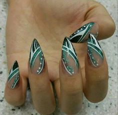 Trending Christmas Nails, Nail Art For Winter, Christmas Nails Winter, Winter Nail Art Designs, Nail Effects, Amazing Nail Art, Stiletto Nails Designs, Pretty Nail Art Designs