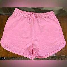 Nwt H&M Pink Drawstring Sweatshorts With Pockets Women's Size Medium 60% Cotton 40% Polyester Cn 170/80a Summer Pajama Shorts For Leisure, Summer Leisure Pajama Shorts, Trendy Pajama Shorts, Trendy Leisure Shorts, Trendy Short Pajama Shorts, Sporty Short Jean Shorts For Summer, Sporty Jean Shorts For Summer, Sporty Summer Jean Shorts, Spring Leisure Shorts