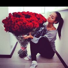 I want a guy who does this!<3 Best Boyfriend Ever, Roses Valentines Day, Bouquet Of Roses, Bohol, Best Boyfriend, After Life, Instagrammer, Girls Dream, Rose Bouquet