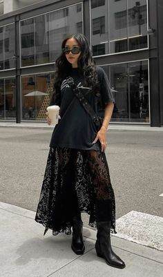 Black Lace Skirt, Maxi Lace Skirt, Looks Street Style, Mode Inspo, Mode Inspiration, Style Blog, Hippie Style