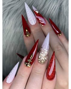 Pointy Nails Designs, Sparkly Christmas Nails, Pointy Nail Designs, Ruby Nails, Stilleto Nails Designs, Unghie Nail Art, Pointy Nails, Long Acrylic Nail Designs, Goth Nails