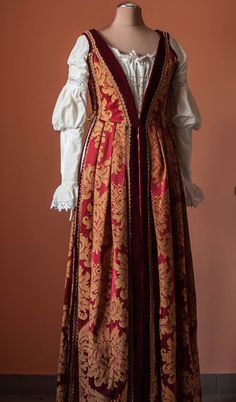 Wedding Dress Velvet, Ren Faire Dress, Faire Dress, Italian Costume, Medieval Wedding Dress, Medieval Wedding, Medieval Costume