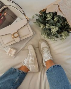 Coach Tabby 26 Outfit White, Veja Aesthetic, Veja Trainers Outfit, Tabby Coach Bag, Coach Tabby 26 Outfit, Women’s Trainers, Coach Shoes Outfit, White Trainers Women, Coach Bag Outfit Style