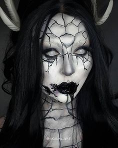 Demon Makeup Scary, Evil Witch Makeup, Strange Makeup, Evil Makeup, Sfx Ideas, Demon Woman, Horror Mask, Creepy Makeup