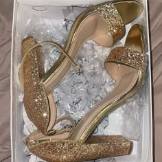 Women Heels Gold Glitter Brand New Champagne Chunky Heels, Heels Gold Glitter, Wedding Shoes Bride Gold, Quince Shoes Heels Gold, Gold Sparkly Heels Prom, Gold Prom Shoes Heels, Good Heels Prom, Gold Thick Heels, Golden Heels Aesthetic