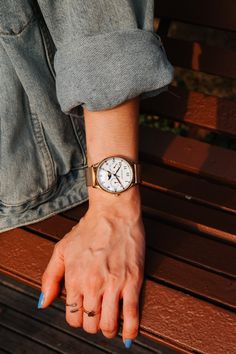 Purple Lightsticks | Rose Gold Women's Watch 36mm - Milanese Mesh This analogue watch features an ivory white dial juxtaposed with a day date and moon phase complication. A scratch-resistant domed sapphire crystal, a material second only to diamond, complements and protects the dial. This fine timepiece comes in a 36mm diameter case, proven to be perfectly proportioned for ladies with petite wrists. Paired with interchangeable straps, the watch can easily be personalised within seconds to suit y Timeless Rose Gold Chronograph Watch With Metal Dial, Rose Gold Chronograph Watch, Rose Gold Watch With Day-date Display As Gift, Rose Gold Watch With Day-date Display For Gift, Rose Gold Watches With Day-date Display For Gift, White Quartz Chronograph Watch, Rose Gold Watch Accessories With Subdials And Round Dial, Rose Gold Watch Accessories With Subdials, Everyday Rose Gold Quartz Watches