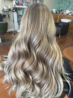 Heavy Blonde Highlights On Brown Hair, Heavy Blonde Highlights, Balyage Blonde, Hair Fan, Redken Hair Color, Dark Blonde Hair Color, Redken Hair Products, White Blonde Hair