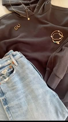 Cute Unique Outfits, American Eagle Outfits, Ootd Outfits, Winter Fit, Aesthetic Fits, Aesthetic Fall, Cute Aesthetic, Swaggy Outfits