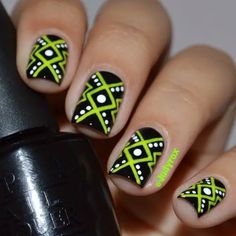 40 Beautiful Geometric Nail Art Ideas You'll Love Green Nail Art Designs, Geometric Nails, Accent Nail Designs, Camo Nails, Green Nail Art, Green Nail