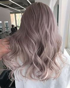 Pink Grey Hair, Hair Dye Styles, Platinum Blonde Hair Color, Hair Color Options, Lilac Hair, Korean Hair, Gray Hair Highlights, Light Hair Color