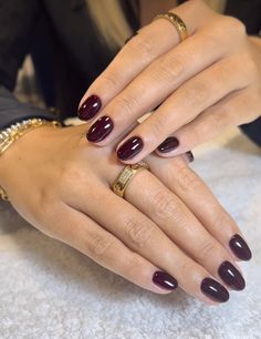 Dark Nails Fair Skin, Dark Maroon Acrylic Nails, Wine Dip Nails, Dark Brown Red Nails, Dark Red Short Almond Nails, Short Almond Burgundy Nails, Almond Vs Square Nails, Blackberry Nails, Short Maroon Nails