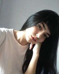 Face Piercings Aesthetic, Piercings Aesthetic, Baby Bangs, Dyed Hair Inspiration, Alt Girls, Cute Piercings, Long Black Hair, Aesthetic Hair