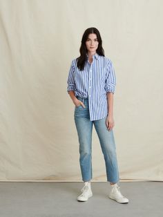 Blue Stripe Shirt Outfit, Blue And White Striped Shirt Outfit, Poplin Shirt Outfit, White Striped Shirt Outfit, Blue Striped Shirt Outfit, Yellow Shirt Outfit, 20’s Fashion, Shirt Outfit Summer