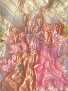 Princess Aesthetic Bedroom, Princesscore Room, Cute Lingerie Dress, Vintage Princess Aesthetic Bedroom, Bedrooms Boho, Vintage Princess Aesthetic, Princess Bedroom, Vintage Nightgown, Vintage Princess