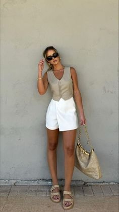 Day Dress Outfit, Dress Outfit Casual, Travel Ootd, Corporate Outfits, Funny Fashion, White Day, Spring Fashion Trends, Vest Outfits