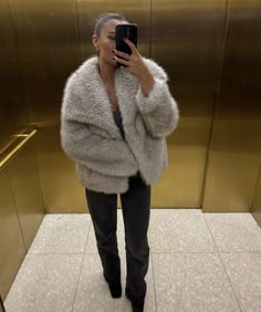 Grey Fur Jacket, Faux Fur Coats Outfit, Short Fur Coat, Winter Warm Outfits, Short Faux Fur Coat, Fur Coat Outfit, Trendy Cardigans, November 8