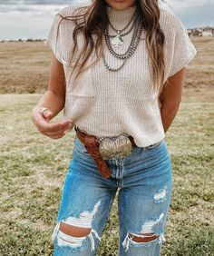 Casual Woven Short Sleeve T-shirt Casual Western Outfits, Western Fall Outfits, Country Style Outfits, Western Wear Outfits, Cute Country Outfits, Western Style Outfits, Western Outfits Women, Country Concert Outfit, Vintage Casual