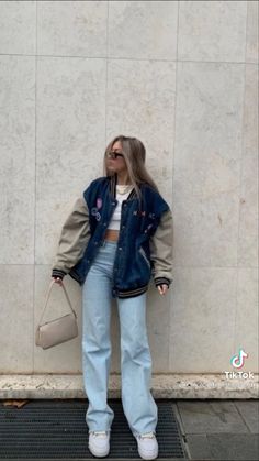 Denim Varsity Jacket Outfit, Letterman Jacket Outfit, Classy Skirts, Jacket Outfit Women, Looks Pinterest, Skandinavian Fashion, Streetwear Aesthetic, Mode Inspo