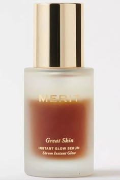 Merit Beauty, Skin Lightening Diy, Skincare Products Photography, Skincare Secrets, Skin Care Routine Order, Great Skin, Glow Serum, Skin Care Steps