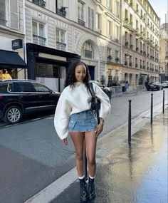 Preppy With An Edge, Girl Aesthetics, Looks Pinterest, City Vibes, College Outfit, Paris Outfits, Autumn Outfits, Classy Casual Outfits