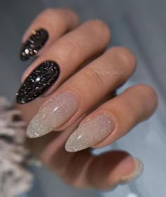 Nye Nails, Long Almond Nails, Unghie Sfumate, New Years Eve Nails, Nagel Tips, Nail Type, Her Nails, Fake Nails With Glue