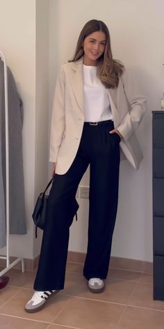 Styling Black Slacks, Office Outfits Women Size 12, Professional Event Outfit, Architect Outfits Women, Samba Work Outfit, Cream Oversized Blazer Outfit, Smart Casual Event Outfit, Smart Casual Black And White, Sales Woman Attire