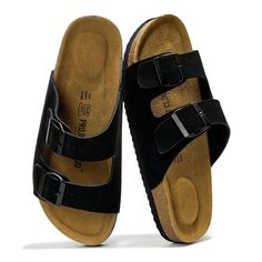 PRICES MAY VARY. 𝟭𝟬𝟬% 𝗚𝗲𝗻𝘂𝗶𝗻𝗲 𝗟𝗲𝗮𝘁𝗵𝗲𝗿 𝗮𝗻𝗱 𝗦𝗶𝘇𝗶𝗻𝗴: The Project Cloud Arizona Men's Sandals are crafted in whole sizes, for half sizes, we recommend going up a half size for a perfect fit. These sandals are designed with 100% genuine leather upper, lining and insole, providing superior comfort and durability. Perfect for men who value quality and comfort in their footwear. 𝗡𝗮𝘁𝘂𝗿𝗮𝗹 𝗖𝗼𝗿𝗸 𝗙𝗼𝗼𝘁𝗯𝗲𝗱: This mens slippers features a 100% natural cork footbed, off Mens Slippers Fashion Style, Men Slippers Fashion, Summer Shoes Men, Leather Sandals Men, Best Sandals For Men, Slides For Men, Flip Flops For Men, Men Footwear, Men Slippers